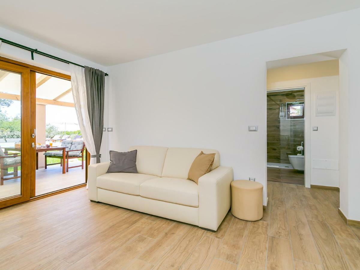 Pool Premium Apartment Vrsar Exterior foto