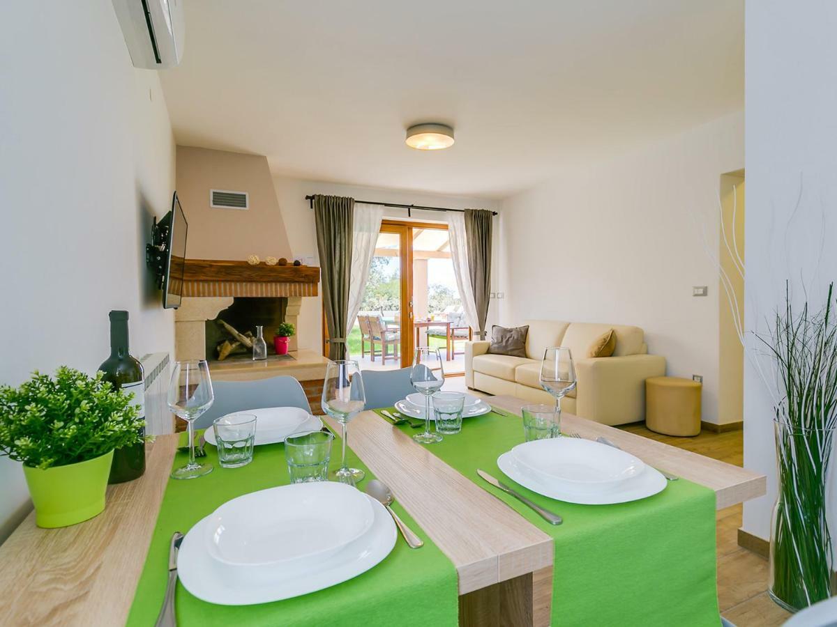 Pool Premium Apartment Vrsar Exterior foto