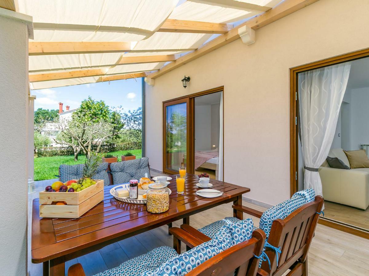 Pool Premium Apartment Vrsar Exterior foto